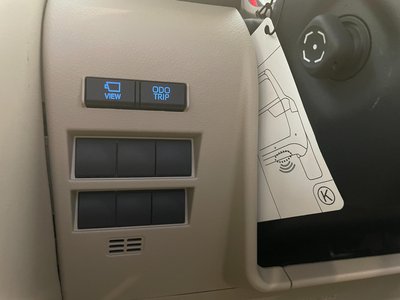 2024 Toyota LAND CRUISER 300 — миниатюра 33
