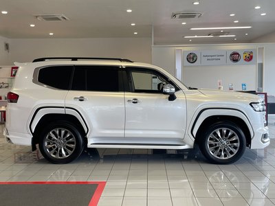 2024 Toyota LAND CRUISER 300 — миниатюра 5