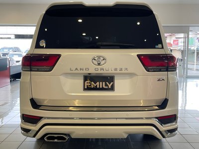 2024 Toyota LAND CRUISER 300 — миниатюра 7