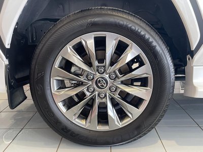 2024 Toyota LAND CRUISER 300 — миниатюра 77