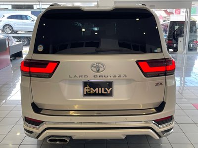 2024 Toyota LAND CRUISER 300 — миниатюра 70