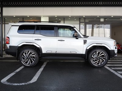 TOYOTA LAND CRUISER 250 - 7