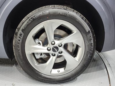 صورة 8 لـ 2025 Genesis GV70