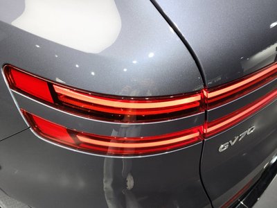 صورة 10 لـ 2025 Genesis GV70