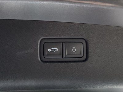 2025 Genesis GV70 thumbnail 25