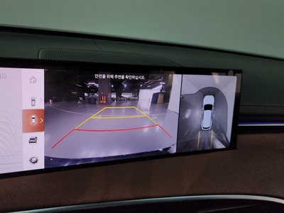 2025 Genesis GV70 thumbnail 22
