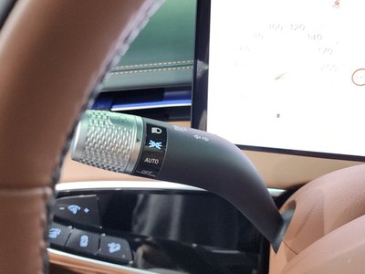 2025 Genesis GV70 thumbnail 30