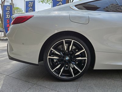 BMW 8 SERIES - 6