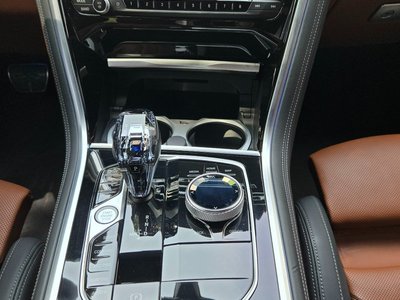 BMW 8 SERIES - 9