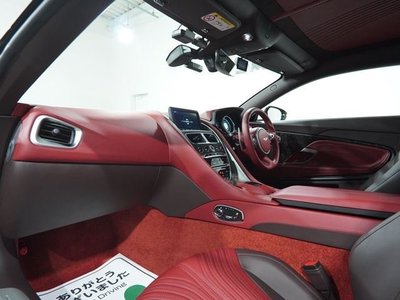 ASTON MARTIN DB11 - 7