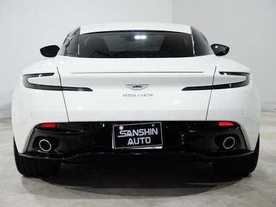 ASTON MARTIN DB11 - 4