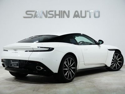 ASTON MARTIN DB11 - 2