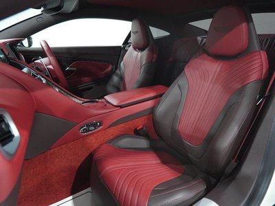 ASTON MARTIN DB11 - 8