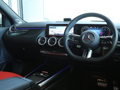 2025 Mercedes-BENZ GLA — фото 2