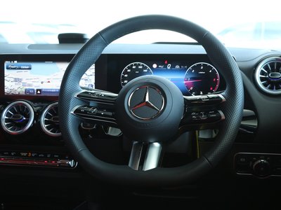 2025 Mercedes-BENZ GLA — фото 8
