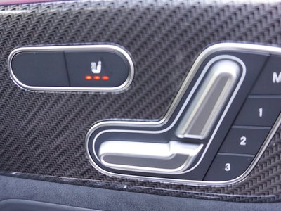 MERCEDES-BENZ GLA - 4