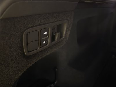 2021 Lamborghini URUS thumbnail 19
