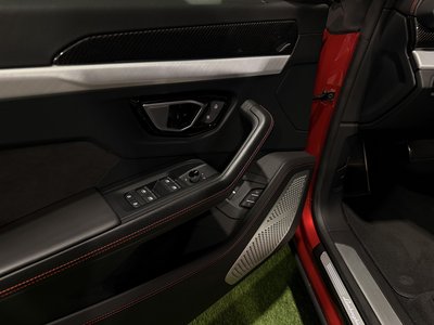 2021 Lamborghini URUS thumbnail 40