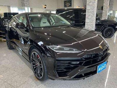 LAMBORGHINI URUS - 8