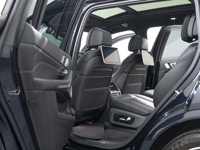 2020 BMW X7 — миниатюра 44