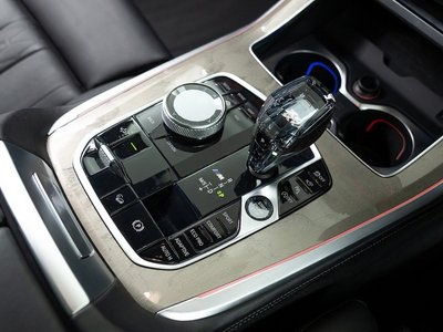 2020 BMW X7 — миниатюра 66