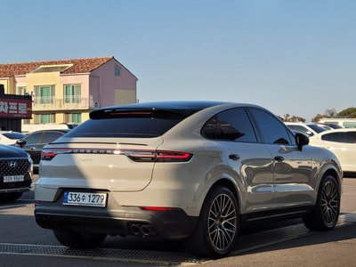 2022 Porsche CAYENNE 照片 2