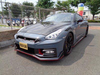 NISSAN GT-R - 1