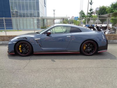 NISSAN GT-R - 8