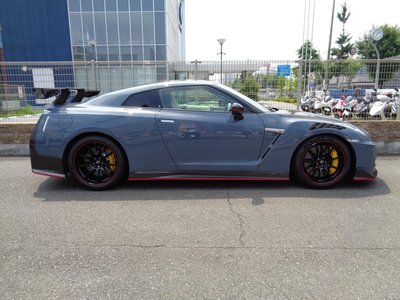 NISSAN GT-R - 4