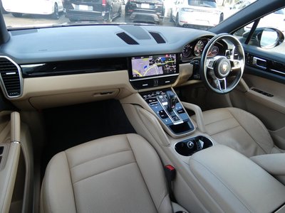 PORSCHE CAYENNE - 10