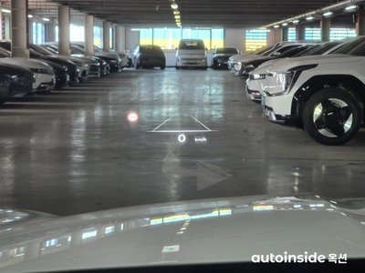 2025 Genesis GV70 — миниатюра 16