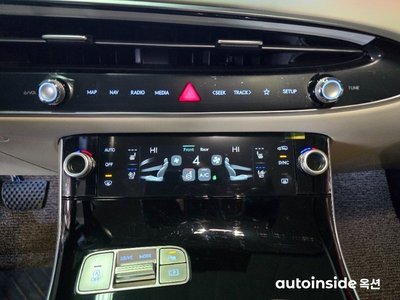 2025 Genesis GV70 — миниатюра 14