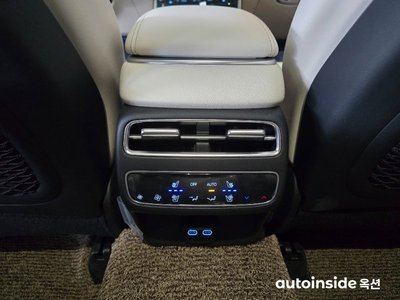 2025 Genesis GV70 — миниатюра 15