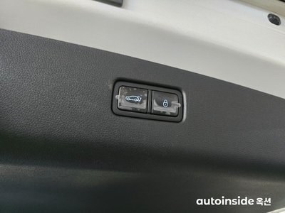2025 Genesis GV70 — миниатюра 19