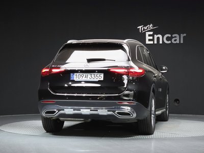 2024 Mercedes-BENZ GLC photo 3