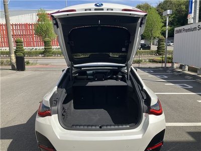 2025 BMW I4 — миниатюра 53