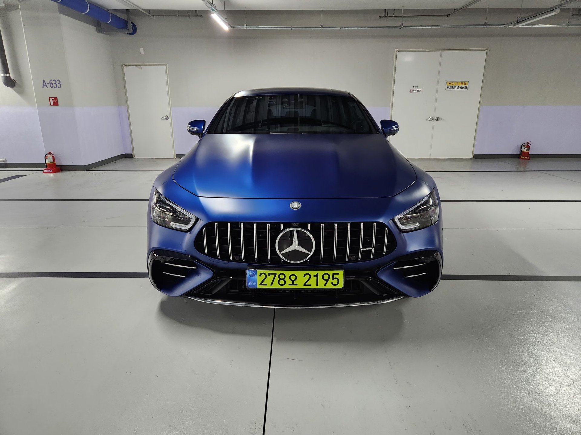 MERCEDES-BENZ GT AMG - View 1