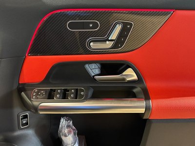 MERCEDES-BENZ GLA - 10