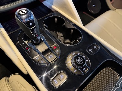 BENTLEY BENTAYGA - 10