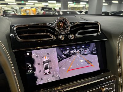 BENTLEY BENTAYGA - 8