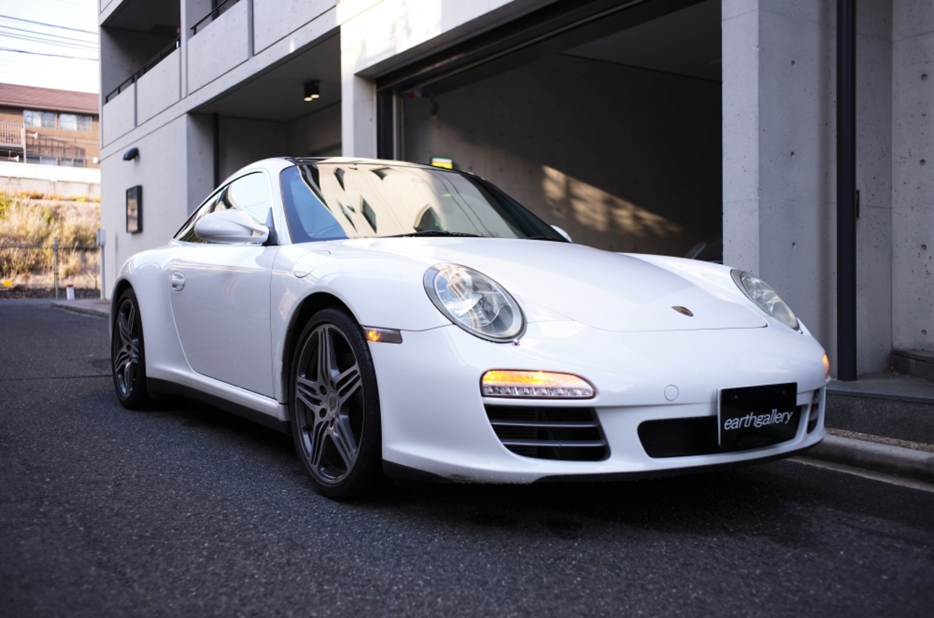 PORSCHE 911 TARGA - View 1