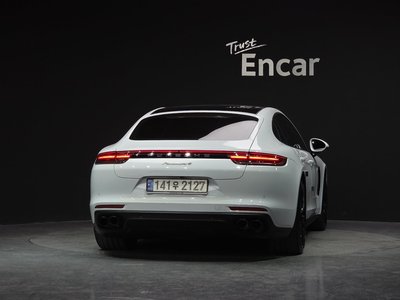 PORSCHE PANAMERA - 4