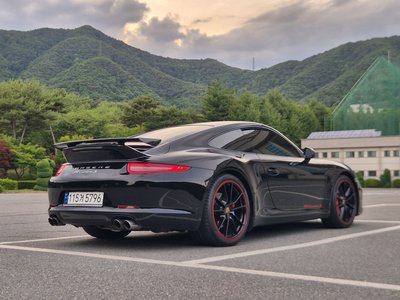 PORSCHE 911 - 4