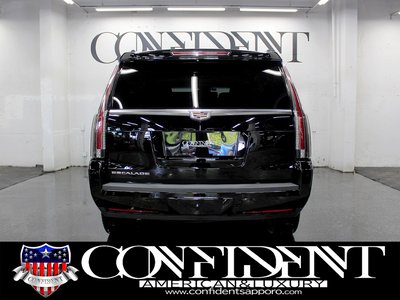 2016 Cadillac ESCALADE — миниатюра 18