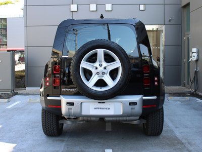 LAND ROVER DEFENDER - 7