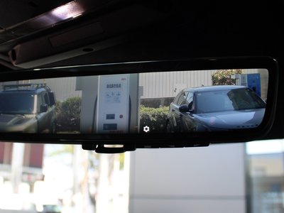 LAND ROVER DEFENDER - 10