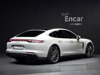 PORSCHE PANAMERA - 4