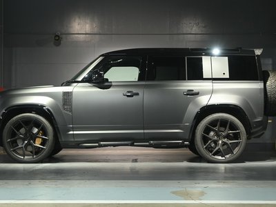 LAND ROVER DEFENDER - 10