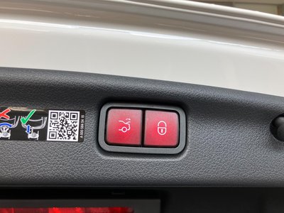 2025 Mercedes-BENZ C-CLASS thumbnail 31