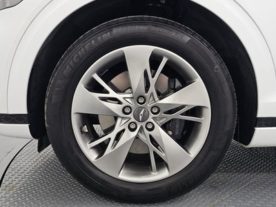 صورة 6 لـ 2021 Genesis GV70